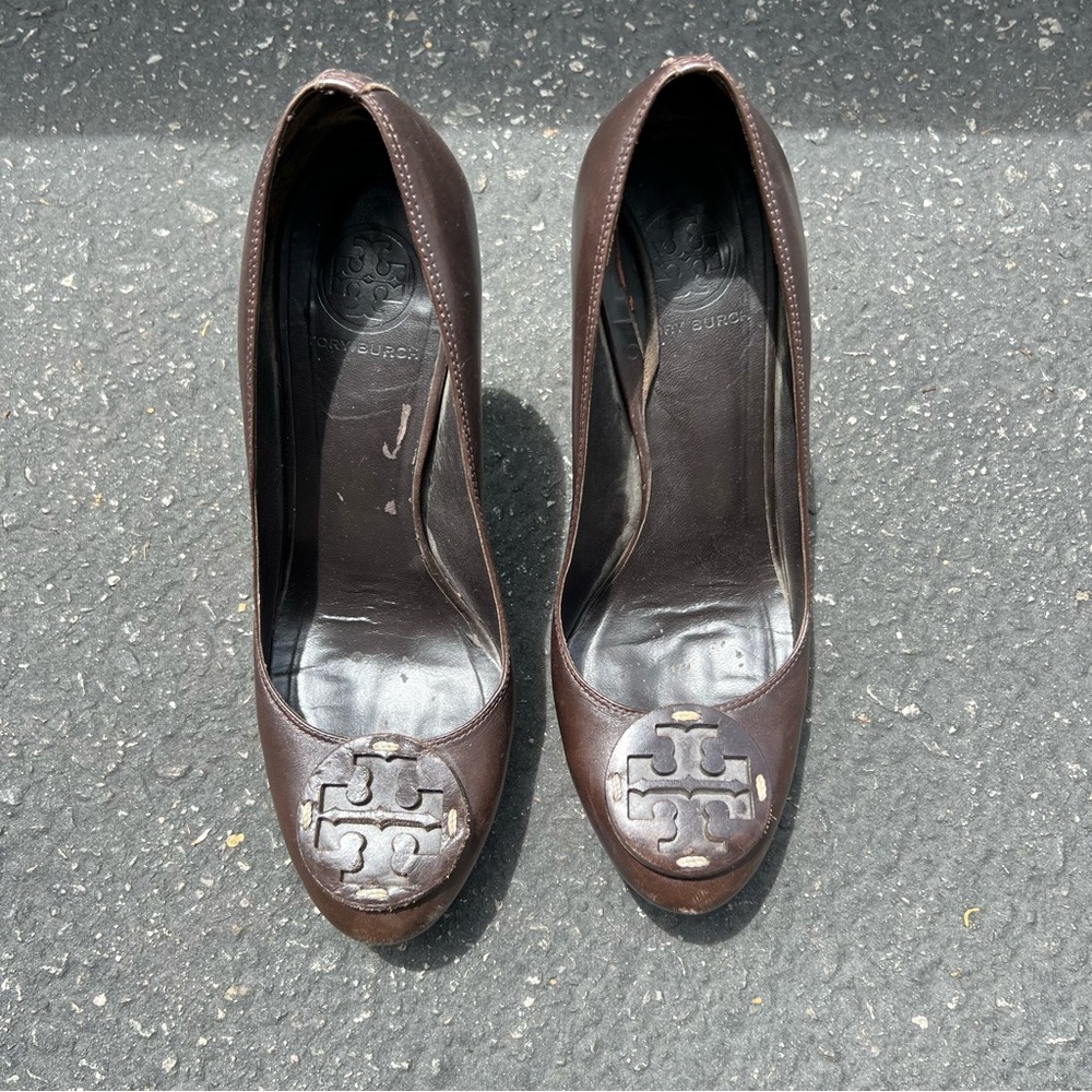 Tory Burch Betty Pump Brown Leather - Picture 10 of 11
